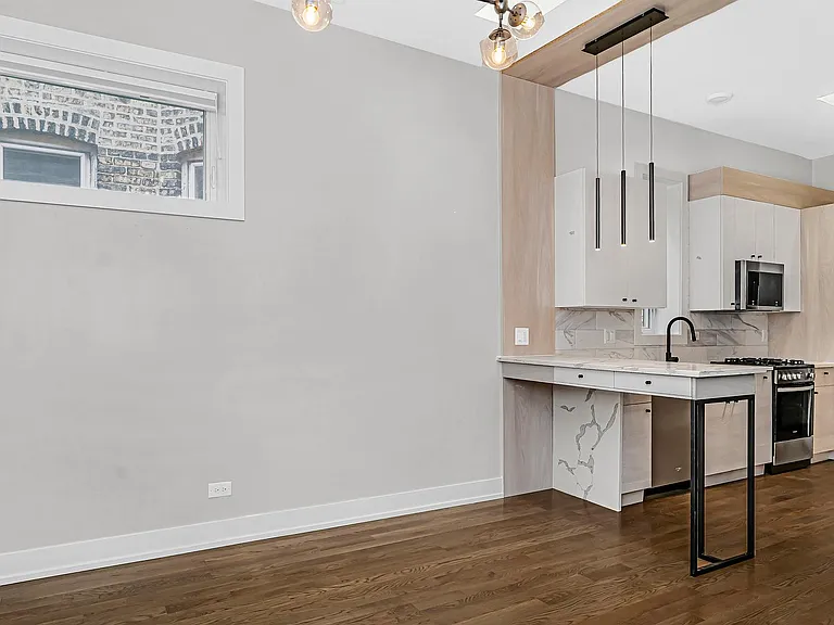 721 W Melrose St #3R — Photo 5