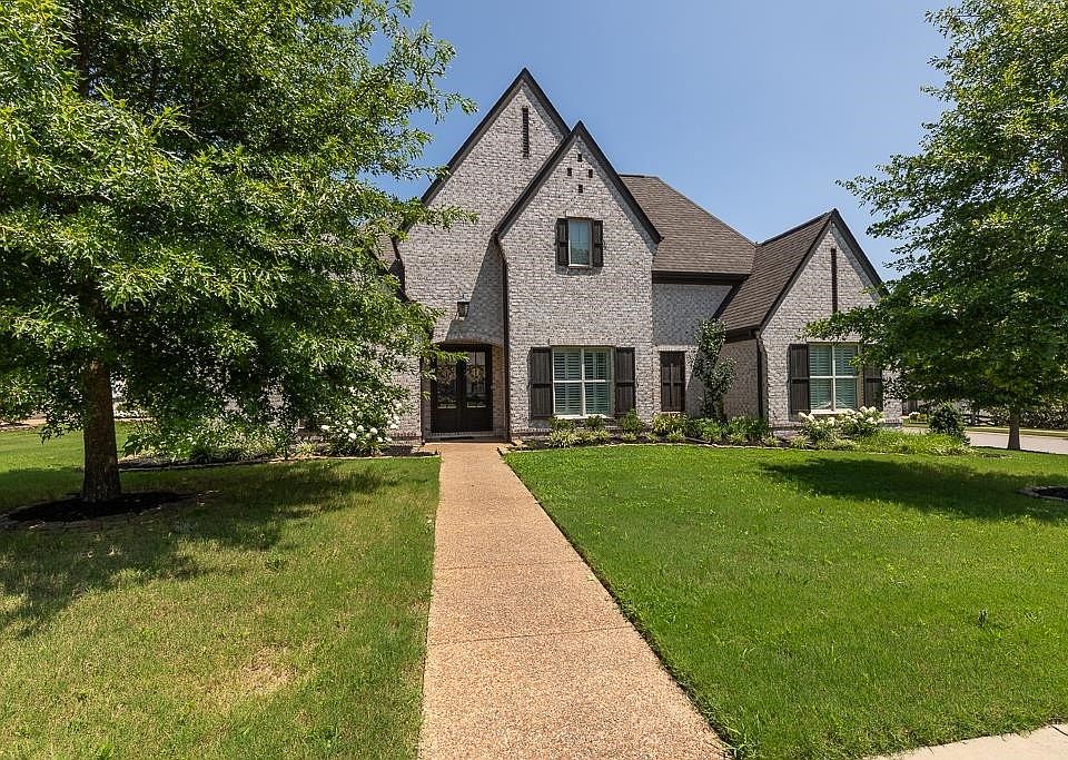 1st image of 460 Saunders Creek Cir