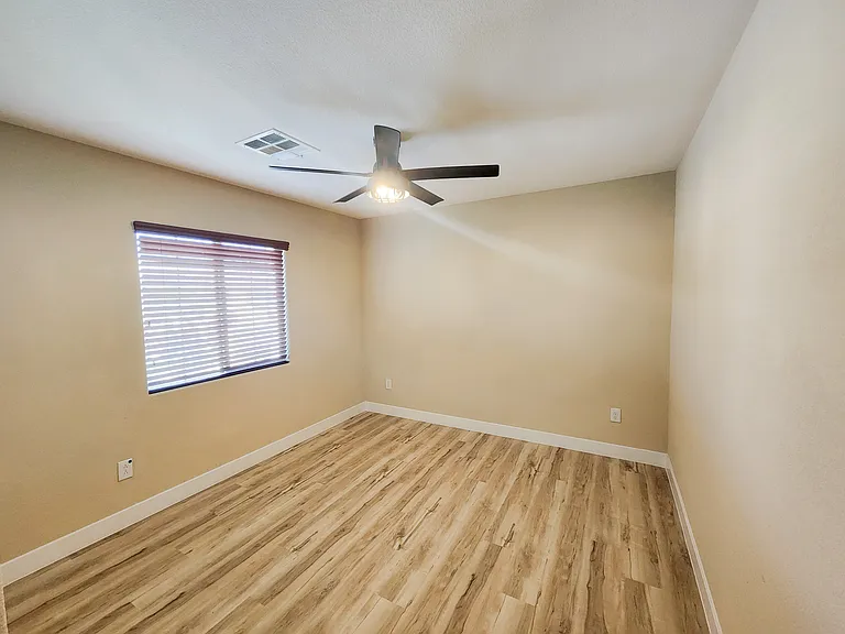 10551 Snow Lake St — Photo 16