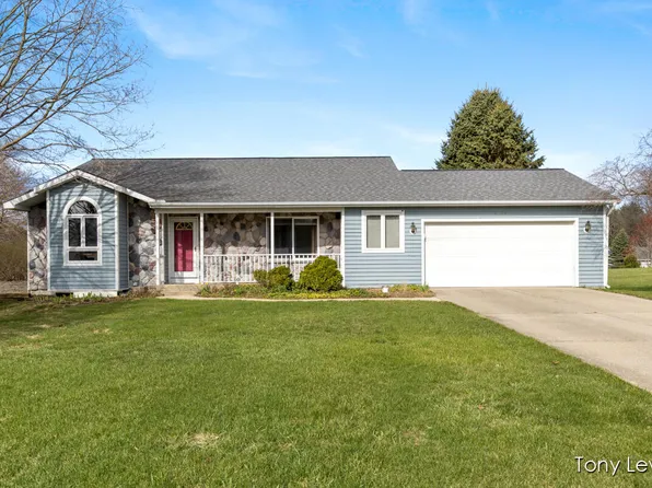 9695 Shaw Creek Ct NE, Rockford, MI 49341