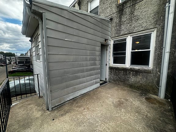 4th image of 1155 Atwood Rd #1