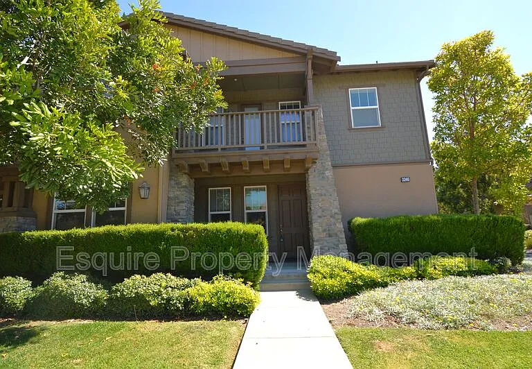 3246 N Ventura Rd — Photo 1
