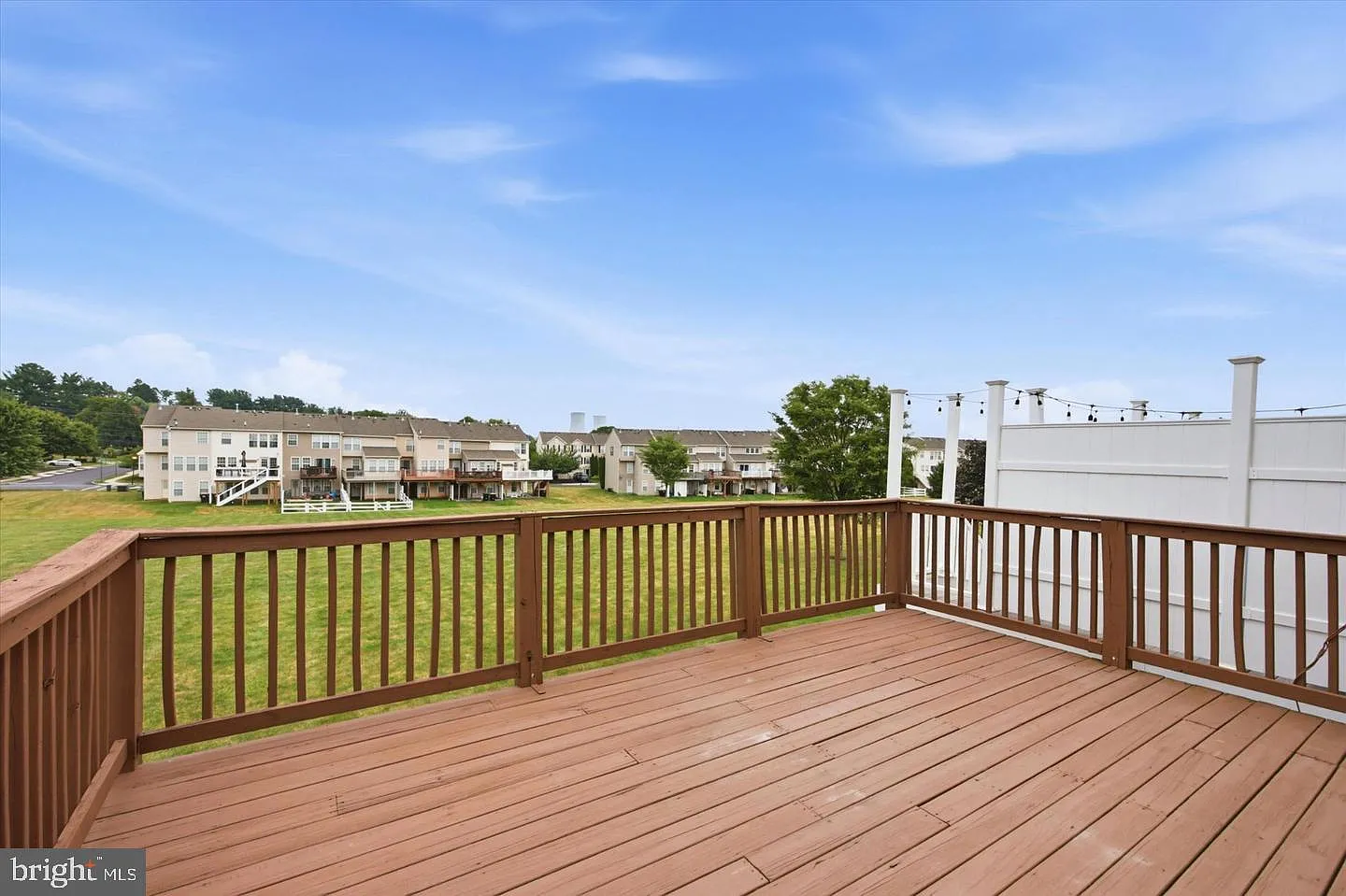 3 bed, 2.5 bath, 1909 sqft, $2,750 — Photo 2