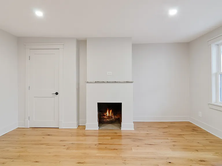 317 James St — Photo 14