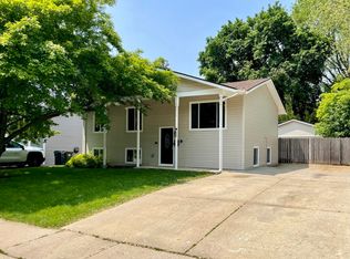 52 N Prairie Ave, Mundelein, IL 60060