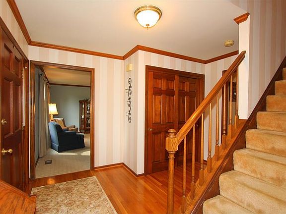 3rd image of 9511 Stone Dr