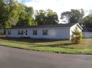 724 S 9th St, Clinton, IN 47842