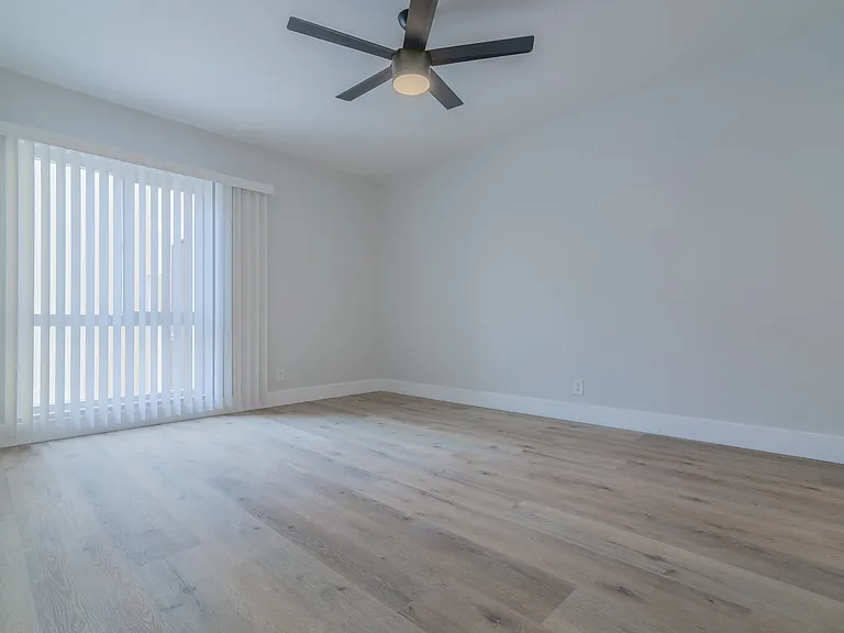 3940 Nicolet Ave #14 — Photo 14
