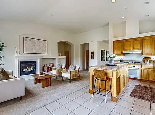 402 Dove Ln Photo 1