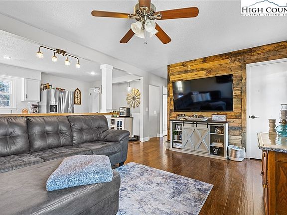 3rd image of 157 Reddies Street