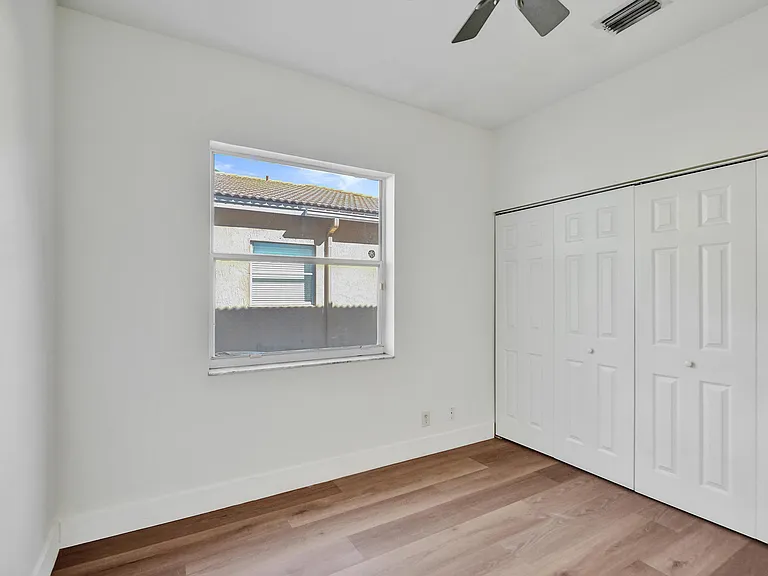 4214 NW 38th Dr — Photo 36