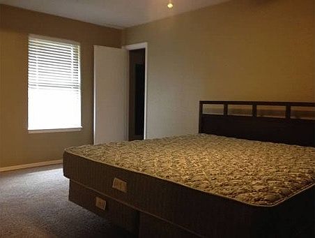 3rd image of 101 W Platt Dr