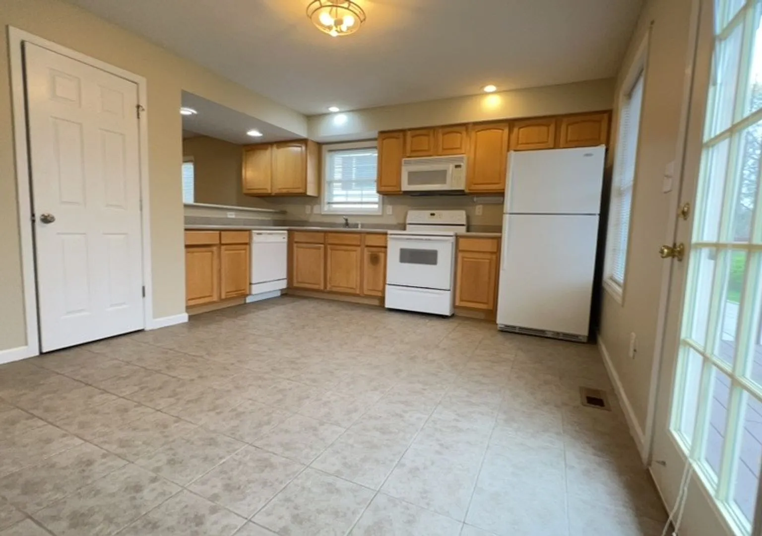 Available July 2027!! Monthly Rent $1,925 — Photo 4