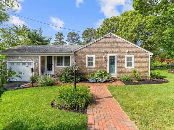 864 W Yarmouth Road, Yarmouth Port, MA 02675