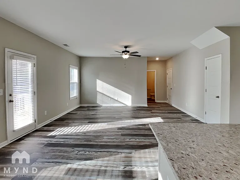 813 Trestle Creek Ct — Photo 7