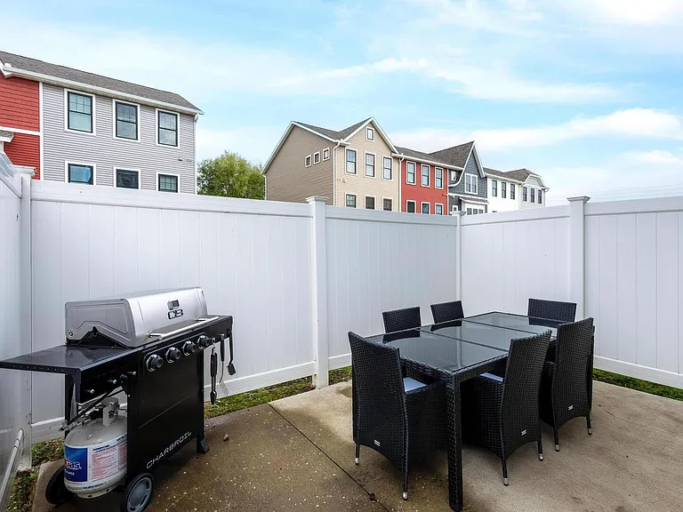 4833 Lauren Ln — Photo 27