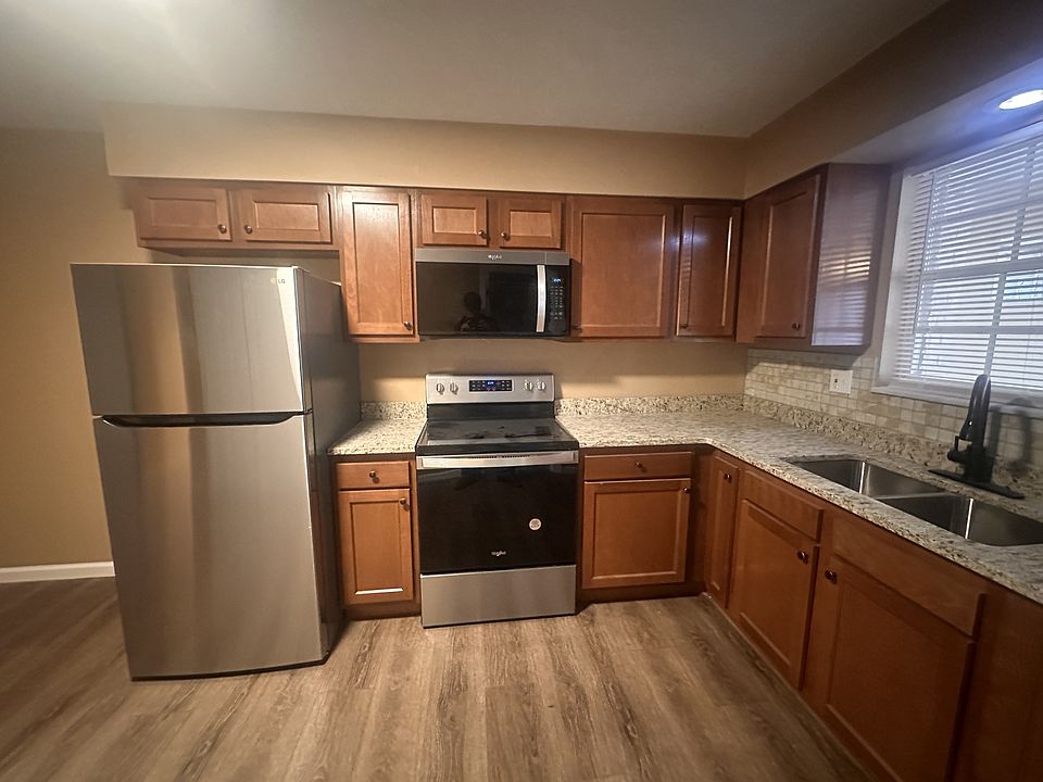 1st image of 26 Blackwell Ct #B