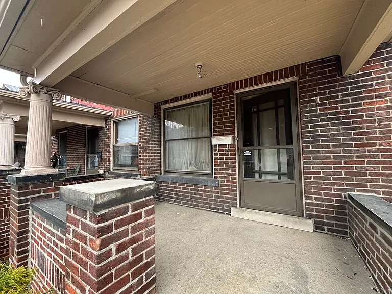 828 Dennison Ave — Photo 2