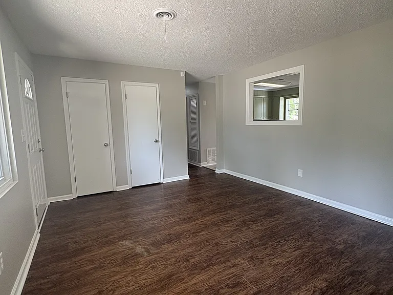 3434 Kensington Dr S — Photo 4