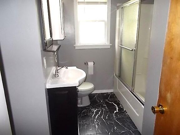 5th image of 505 E 7th St