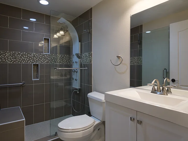 200 N 5th St #108 — Photo 37