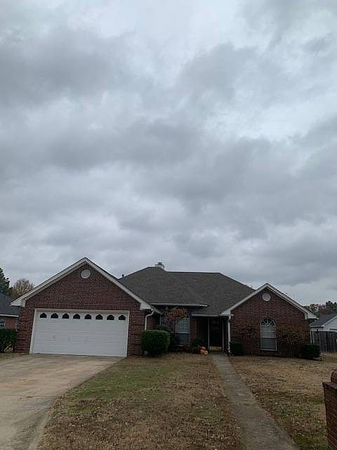 1st image of 2701 Woodland Oaks Dr