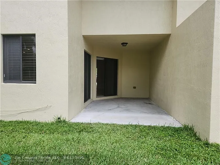 6094 Live Oak Ct #A — Photo 5