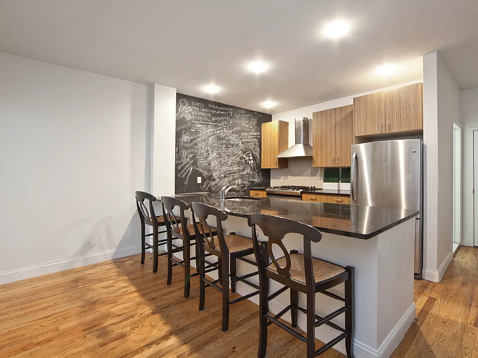 20 Beaver St #3R