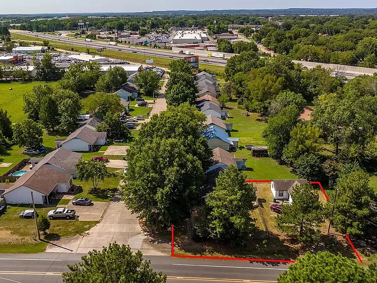 1319 Collier Dr — Photo 26