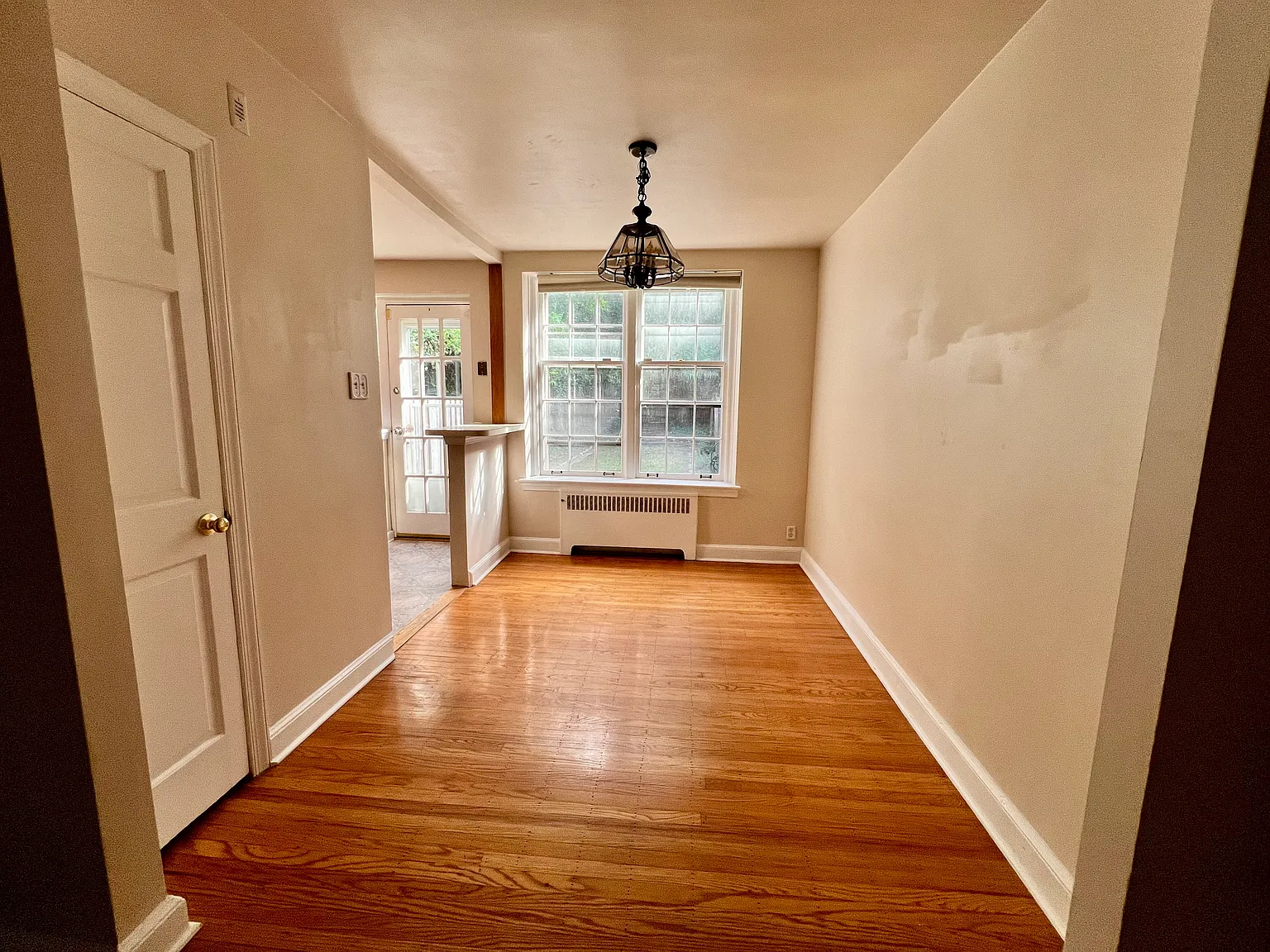 2 bed, 922 sqft, $1,900 — Photo 2