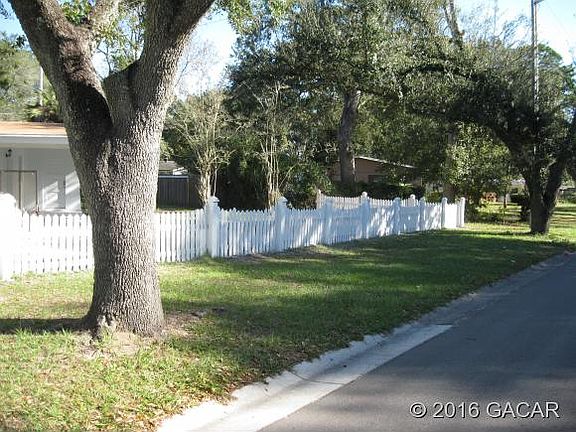 4th image of 1204 NE 31st Ave