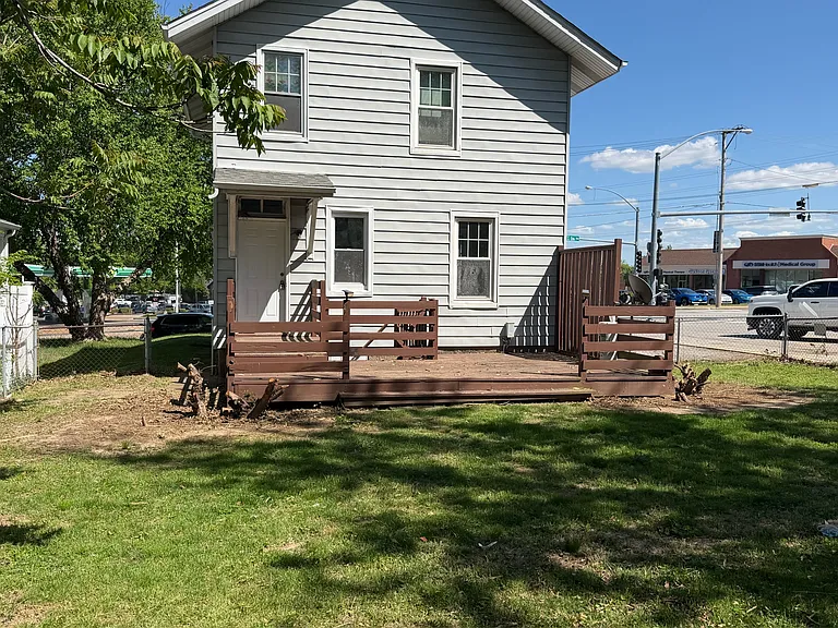 437 S Elm Ave — Photo 12