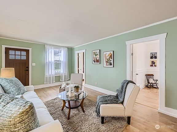 4th image of 5623 Brooklyn Avenue NE