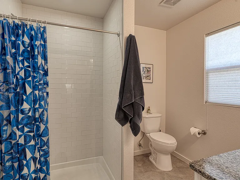 2180 W Alameda St #24 — Photo 17