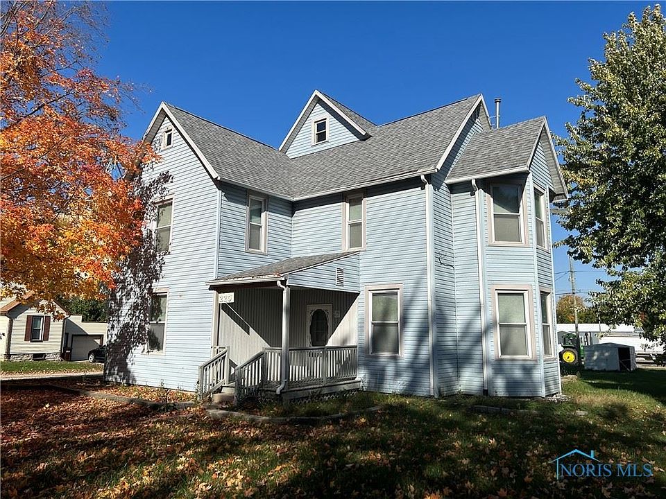 1st image of 220 W Main St