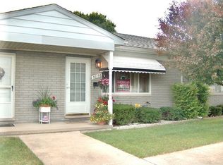 50193 Helfer Blvd #23, Wixom, MI 48393