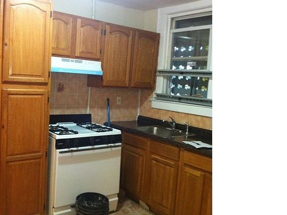 5th image of 57 Cedar Ave APT 3