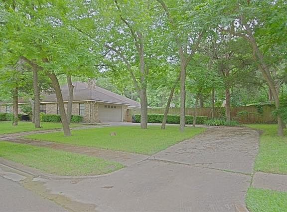 3rd image of 270 Creekwood Dr