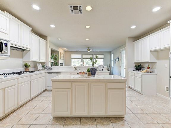 5th image of 6088 Great Basin Dr