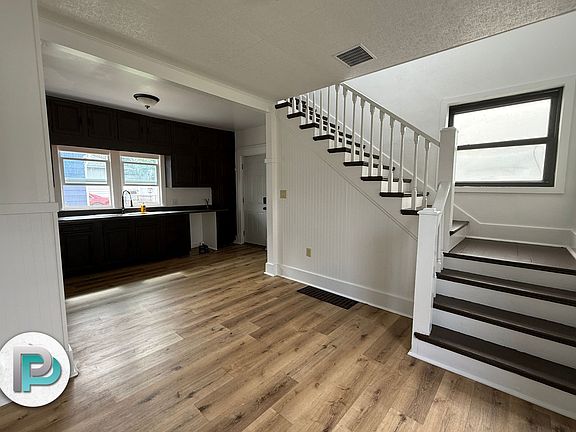 5th image of 209 19th St SE