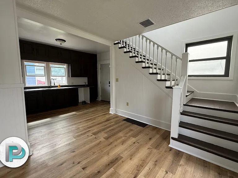209 19th St SE — Photo 5