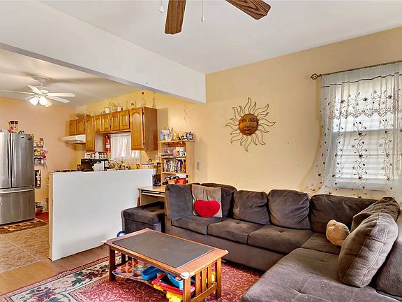 3rd image of 12313 145th St
