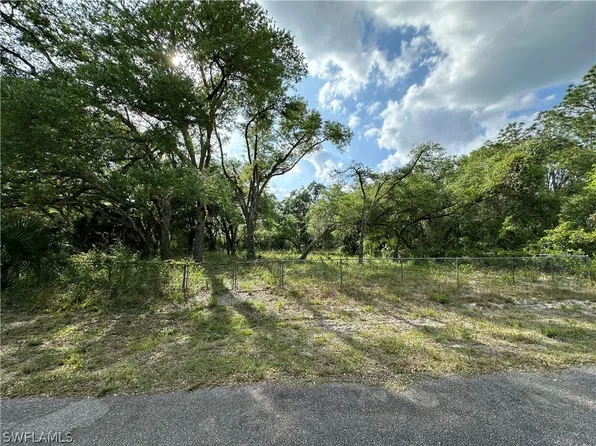 1911 Robert Ave, Lehigh Acres, FL 33972