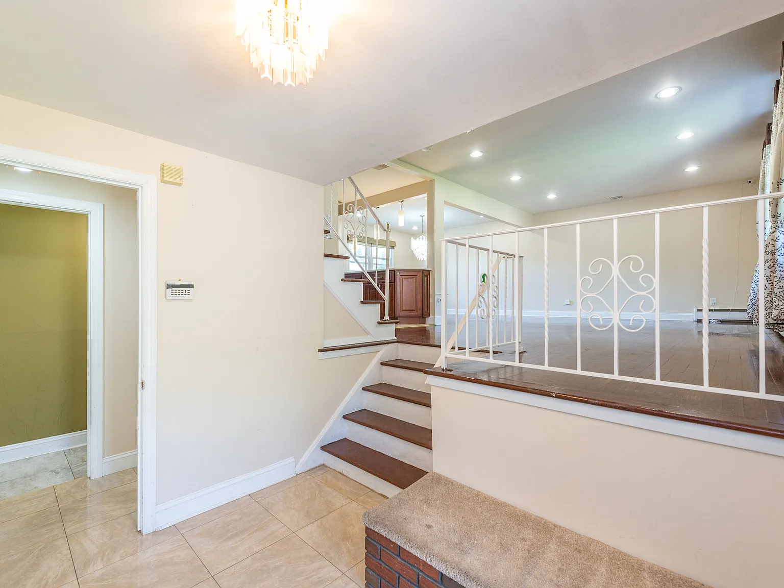 3 bed, 2.5 bath, 2100 sqft, $4,500 — Photo 3