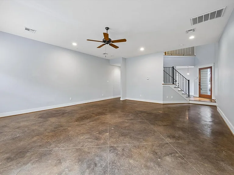 1418 Asbury St — Photo 8