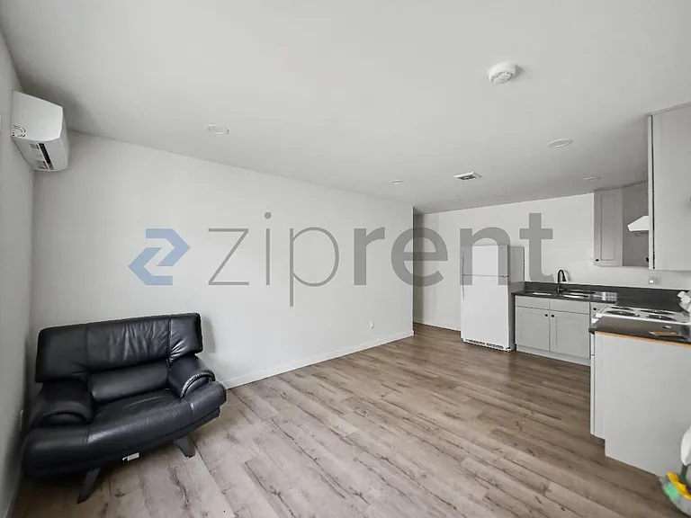 5840 Denver Ave — Photo 3