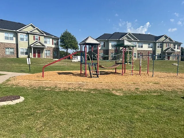 Westchester Woods Apartments — Photo 3