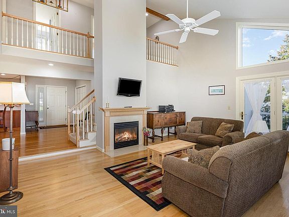 3rd image of 1523 Ridge Rd