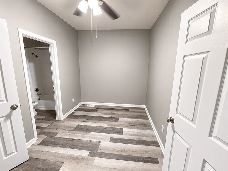 610 Clark St #3 — Photo 1