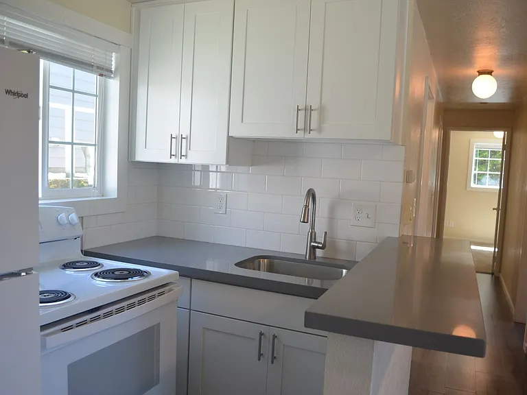 Charming Duplex in Prime Ballard-Fremont Location — Photo 6